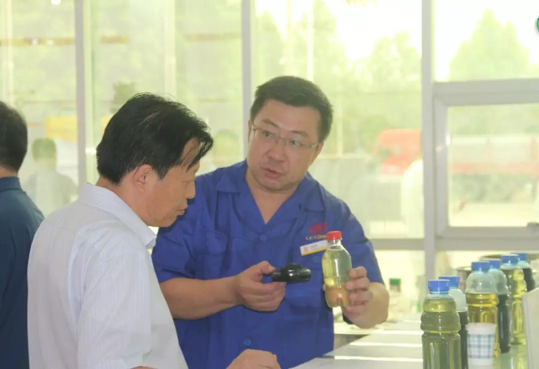 省市領(lǐng)導一行蒞臨利通液壓考察調(diào)研